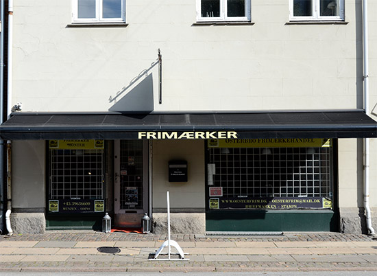 Østerbro Frimærkehandel ejes af Kirsten og Leif Bendixen. Begge har meget stor viden om frimærker og mønter. Der findes et stort udvalg af frimærker, breve, postkort, mønter og pengesedler fra hele Verden. Køb og salg.